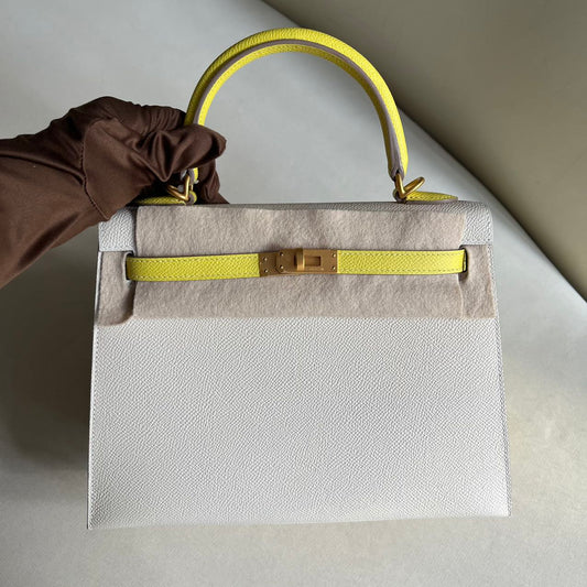 Pre-owned Certified Hermes Kelly 25 Sellier Special Order Craie with Lime Epsom Leather with Brushed Golden Hardware, 2022, Full Set