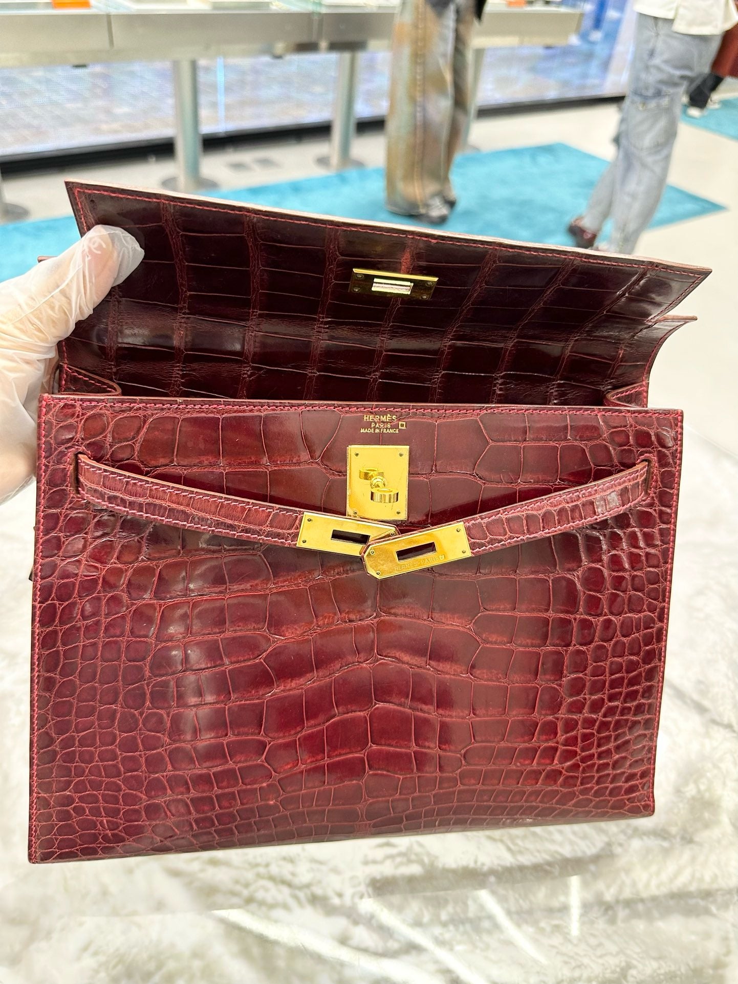 Pre-owned Hermes Kelly 32 Natural Rare Alligator 55 Rouge H Gold hardware, w/ key, Clochette (no lock), dust bag