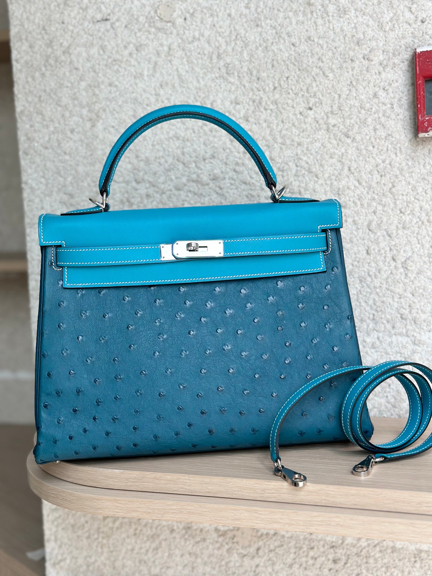 Pre-owned Hermes Kelly 32 Natural Ostrich 7B Turquoise Verso Silver hw, 2014, w/ lock&key, dust bag, strap, rain coat