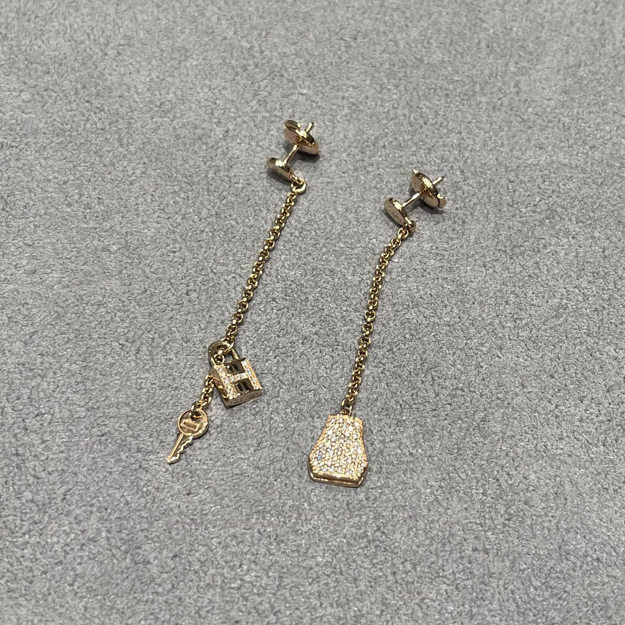 Pre-owned Hermes 18K Rose Gold Diamond Kelly Clochette Drop Earrings, w/ box, certificate