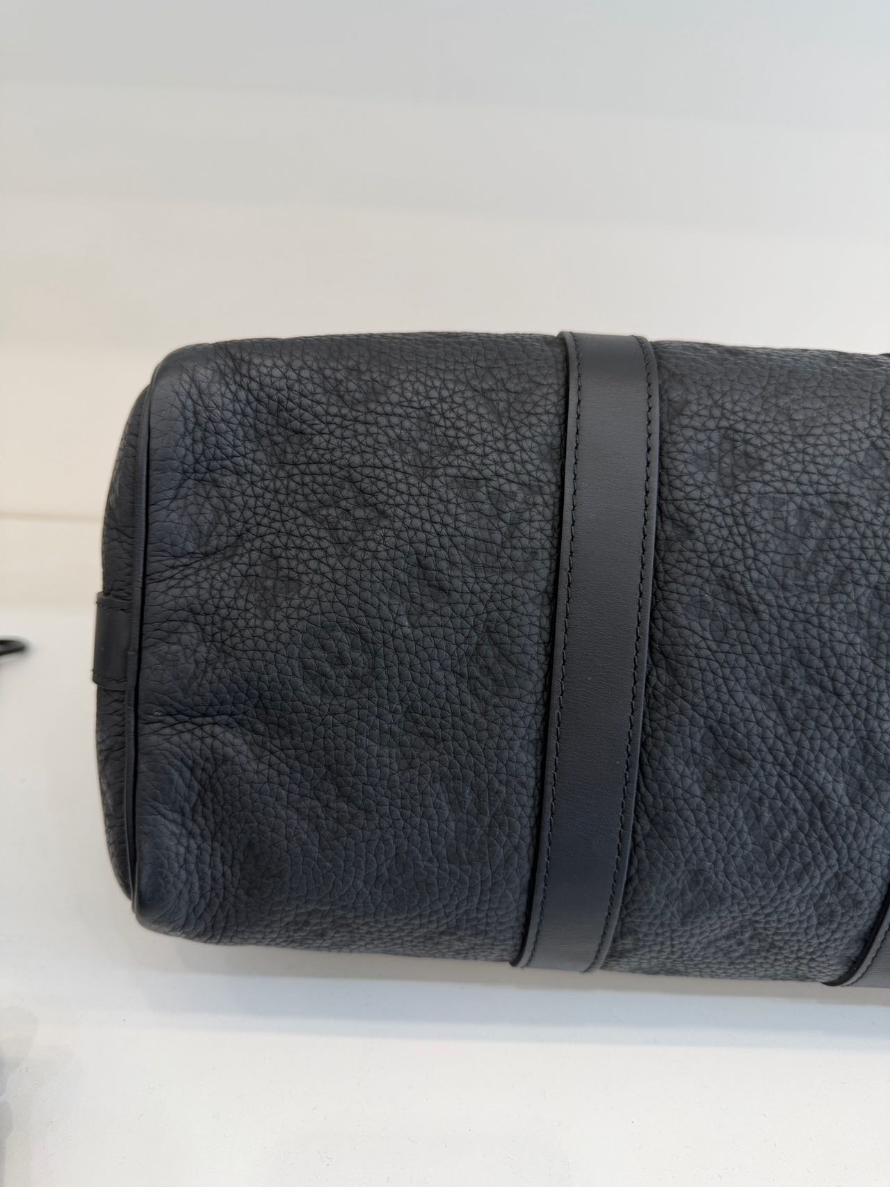 Pre-owned Certified LV Louis Vuitton Keepall 35 in Black Leather with Black Hardware, Microchipped, w/Strap