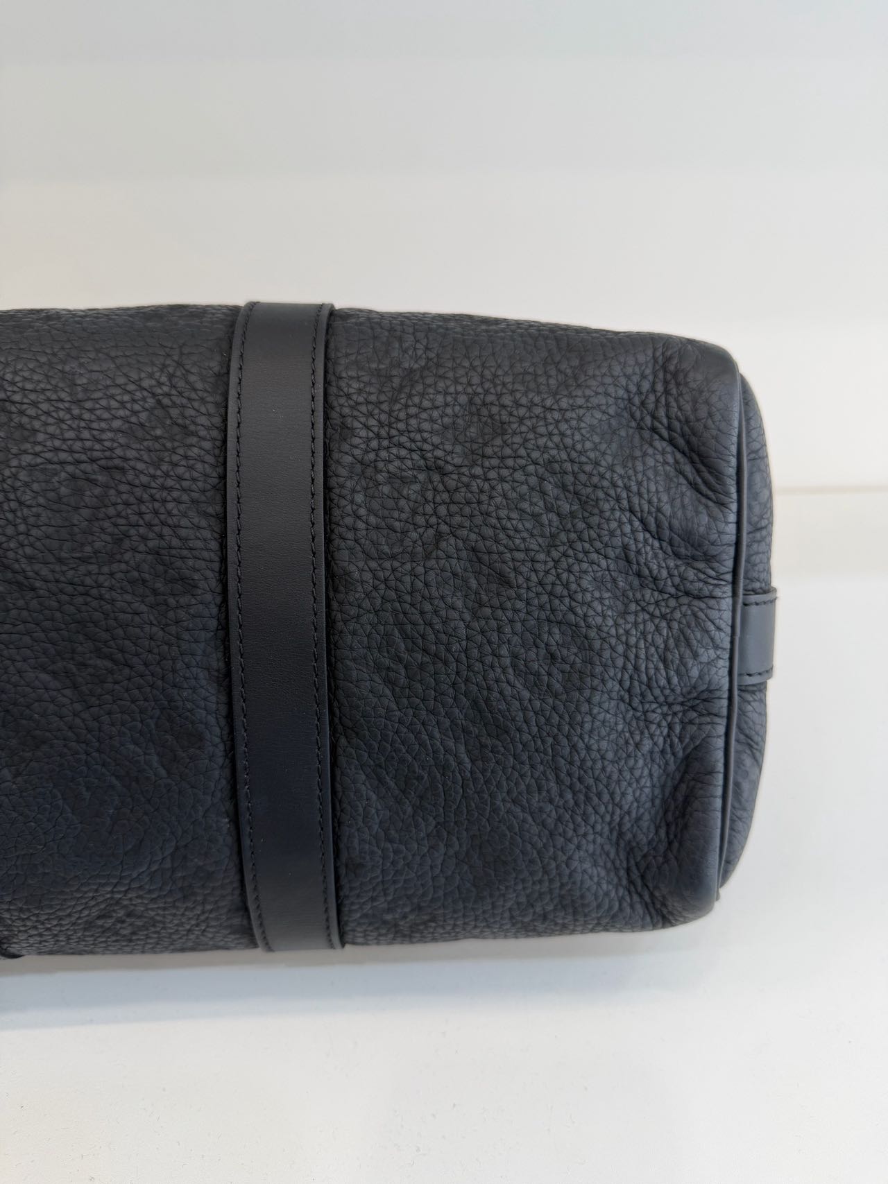 Pre-owned Certified LV Louis Vuitton Keepall 35 in Black Leather with Black Hardware, Microchipped, w/Strap