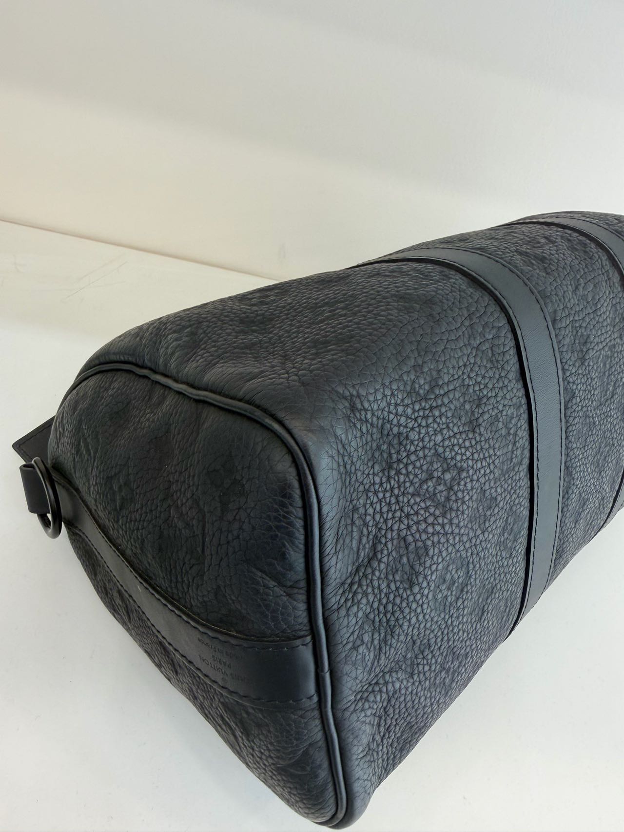 Pre-owned Certified LV Louis Vuitton Keepall 35 in Black Leather with Black Hardware, Microchipped, w/Strap