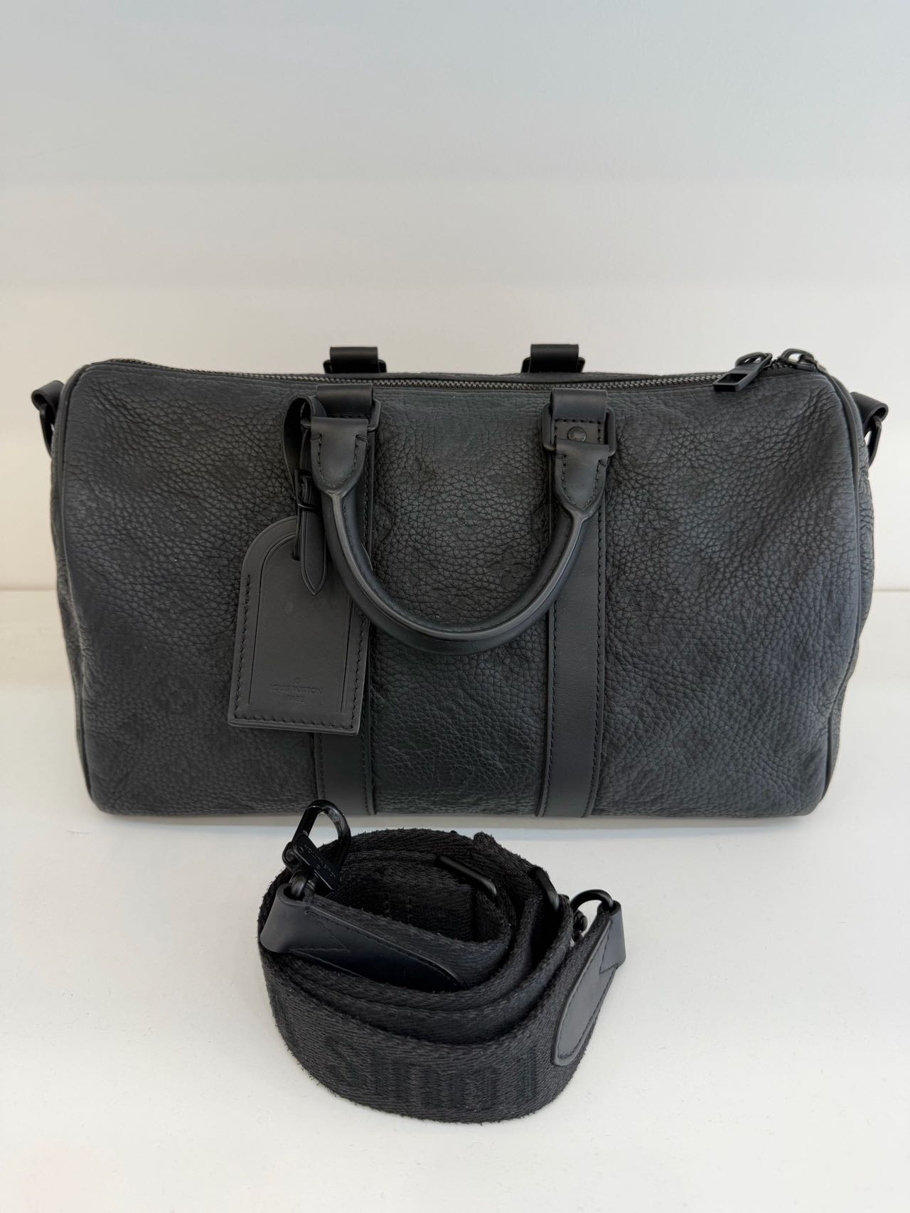 Pre-owned Certified LV Louis Vuitton Keepall 35 in Black Leather with Black Hardware, Microchipped, w/Strap