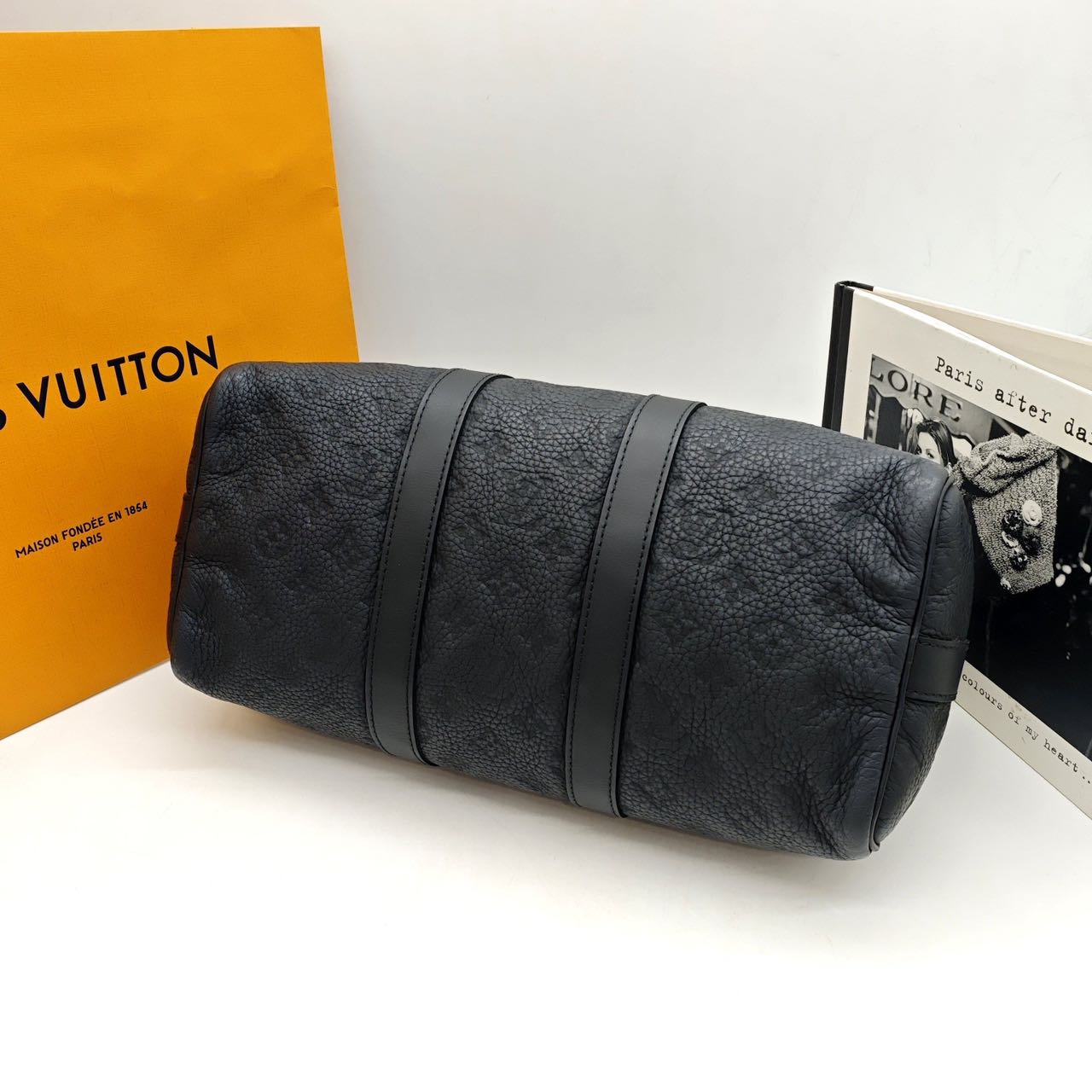 Pre-owned Certified LV Louis Vuitton Keepall 35 in Black Leather with Black Hardware, Microchipped, w/Strap