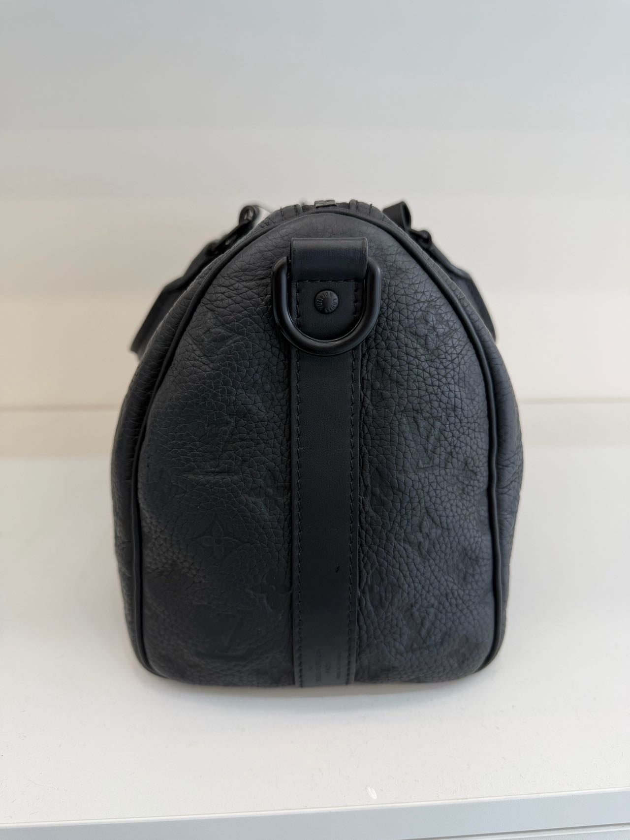 Pre-owned Certified LV Louis Vuitton Keepall 35 in Black Leather with Black Hardware, Microchipped, w/Strap