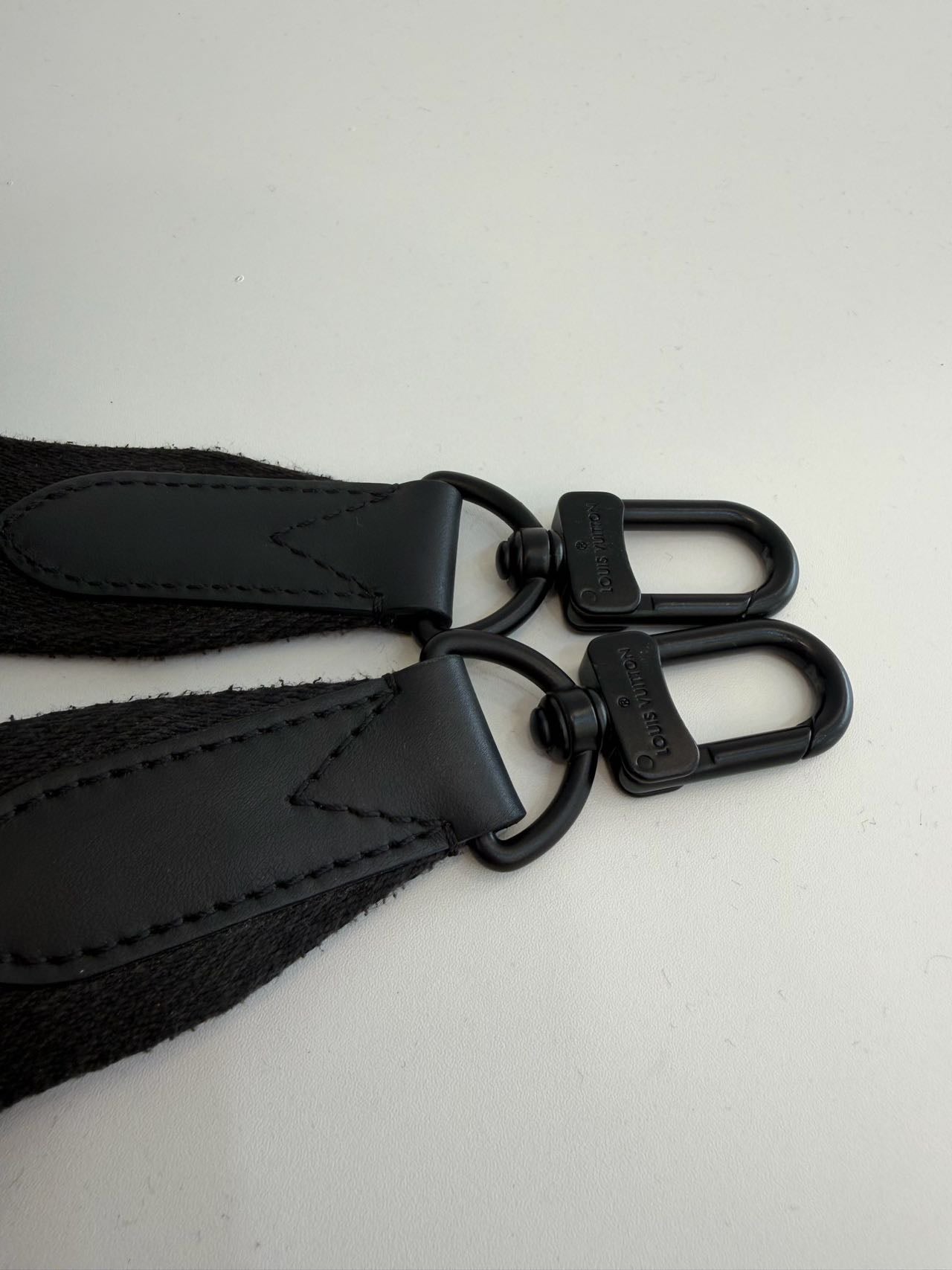 Pre-owned Certified LV Louis Vuitton Keepall 35 in Black Leather with Black Hardware, Microchipped, w/Strap
