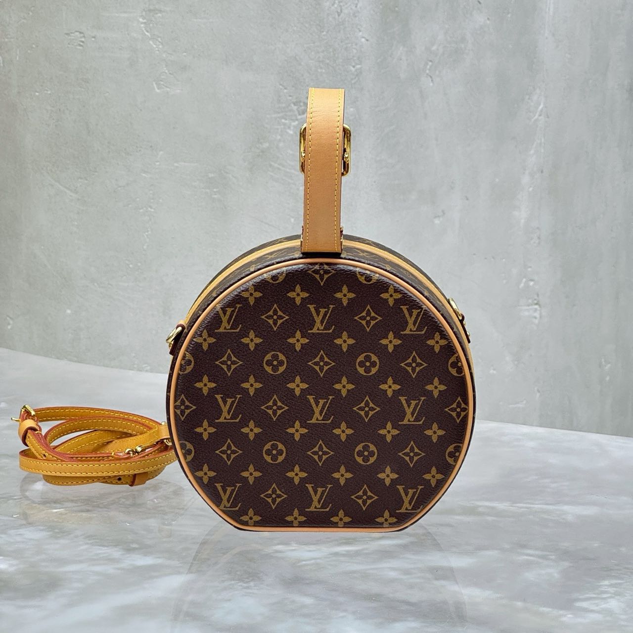 Pre-owned Certified LV Louis Vuitton MM Boite Chapeau Souple in Monogram Coated Canvas with Golden Hardware, Microchipped, w/Strap