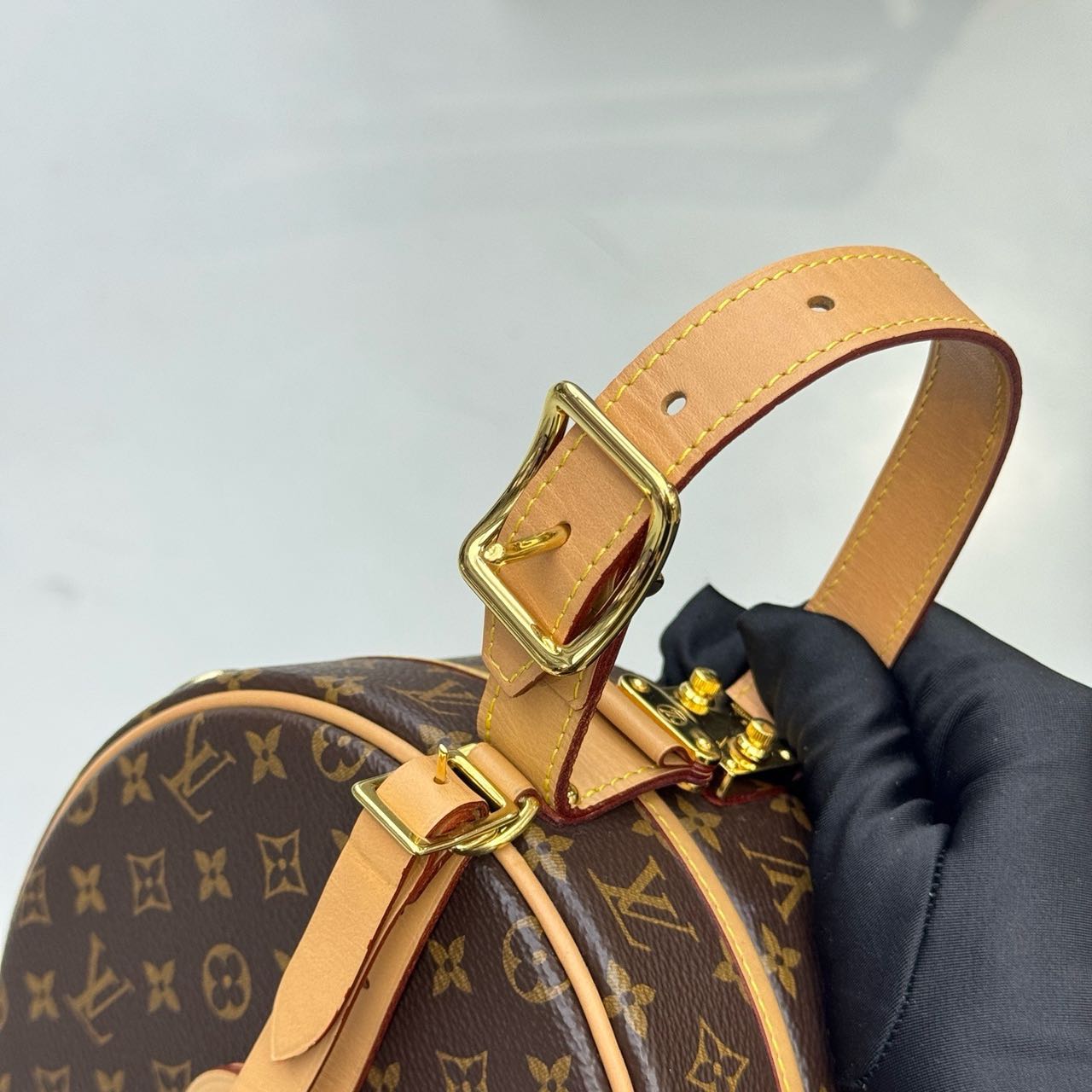 Pre-owned Certified LV Louis Vuitton MM Boite Chapeau Souple in Monogram Coated Canvas with Golden Hardware, Microchipped, w/Strap