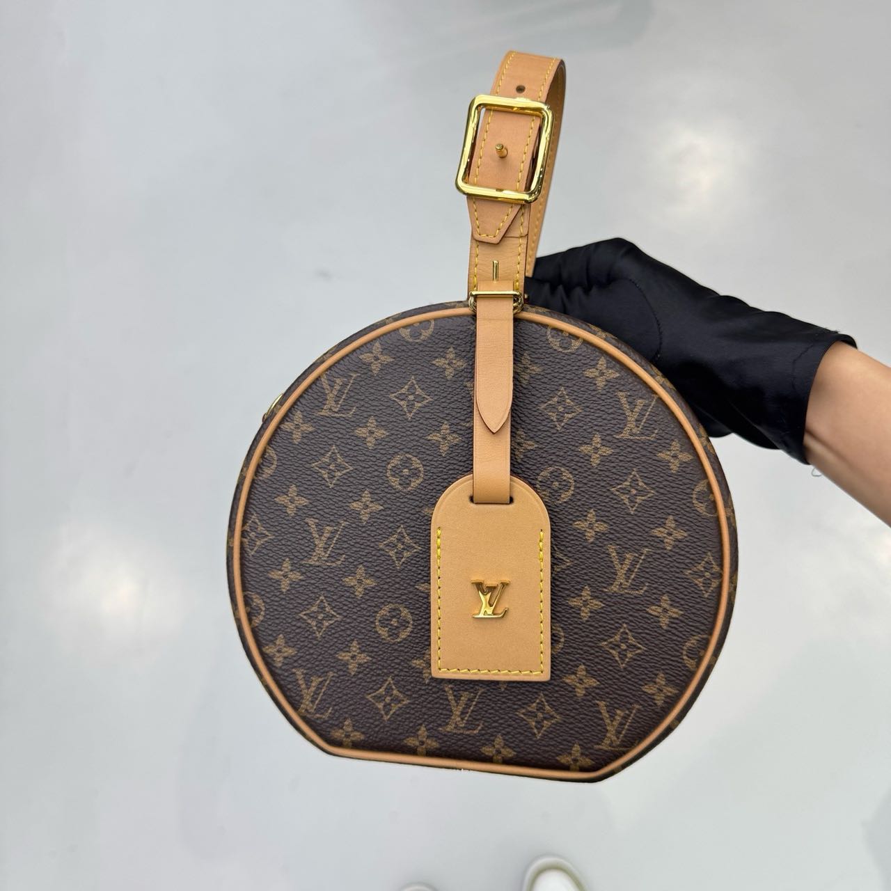 Pre-owned Certified LV Louis Vuitton MM Boite Chapeau Souple in Monogram Coated Canvas with Golden Hardware, Microchipped, w/Strap