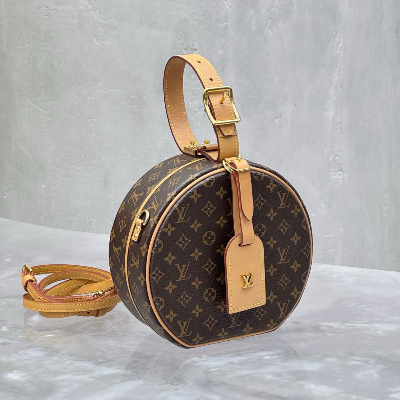 Pre-owned Certified LV Louis Vuitton MM Boite Chapeau Souple in Monogram Coated Canvas with Golden Hardware, Microchipped, w/Strap