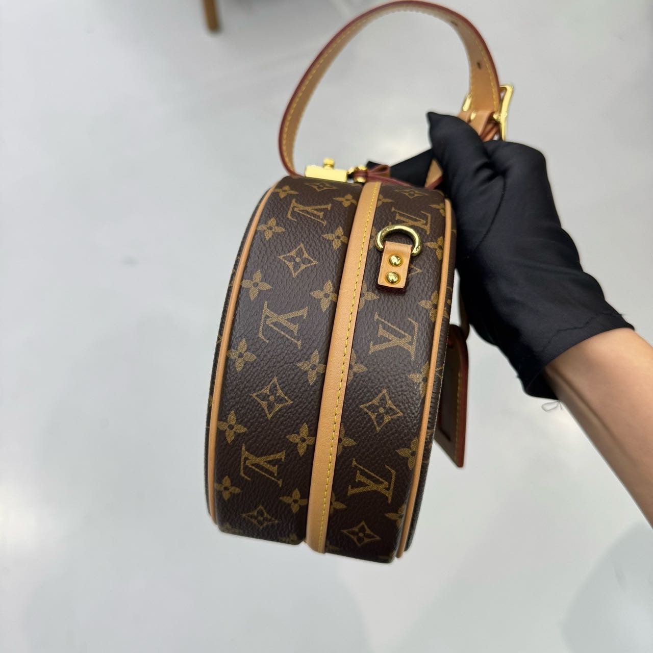 Pre-owned Certified LV Louis Vuitton MM Boite Chapeau Souple in Monogram Coated Canvas with Golden Hardware, Microchipped, w/Strap
