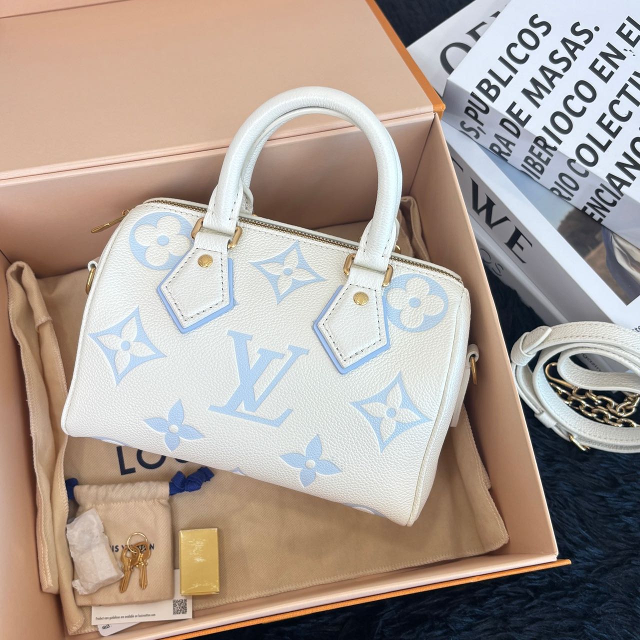 Pre-owned Certified Louis Vuitton LV Speedy Bandoulière 20 in Milky white and Blue Monogram Empreinte leather with Golden Hardware, w/ full set