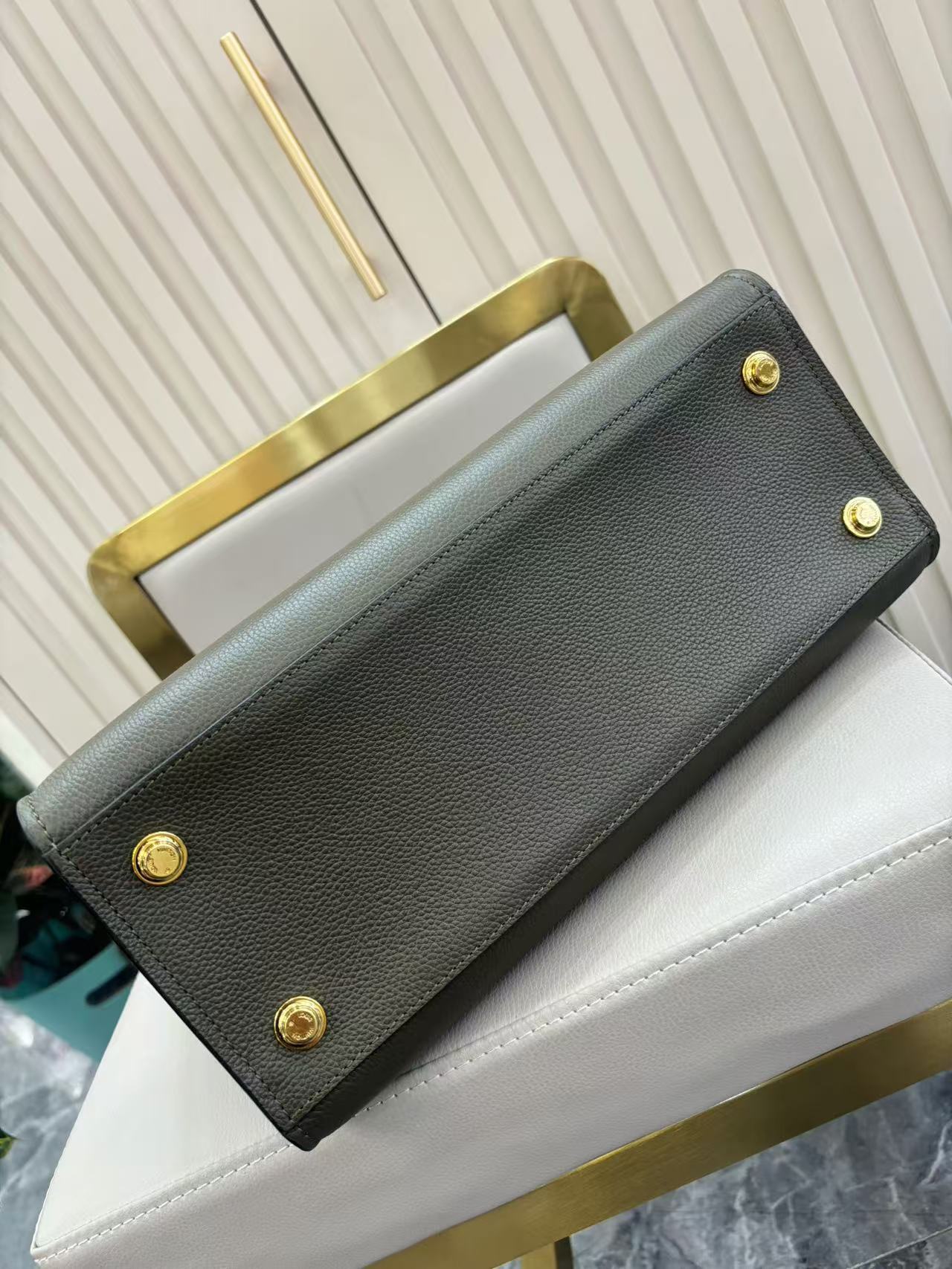 Pre-owned Certified Louis Vuitton LV City Steamer MM Olive Green with Black Grained Calfskin, 2018, w/ Dust bag, strap