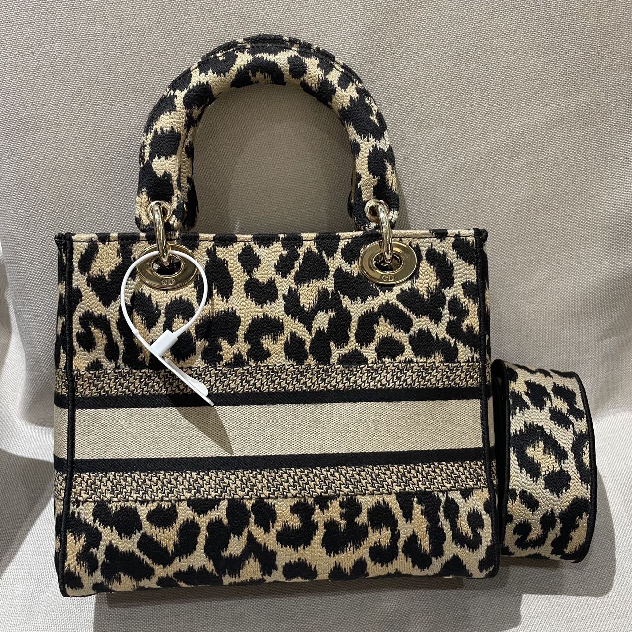 Pre-owned Certified Dior Medium Lady D-Lite in Leopard Print Canvas with Golden Hardware, 2022, w/ dust bag, strap