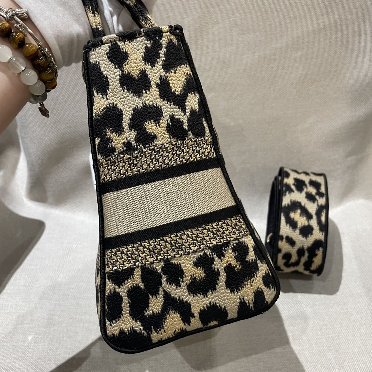 Pre-owned Certified Dior Medium Lady D-Lite in Leopard Print Canvas with Golden Hardware, 2022, w/ dust bag, strap