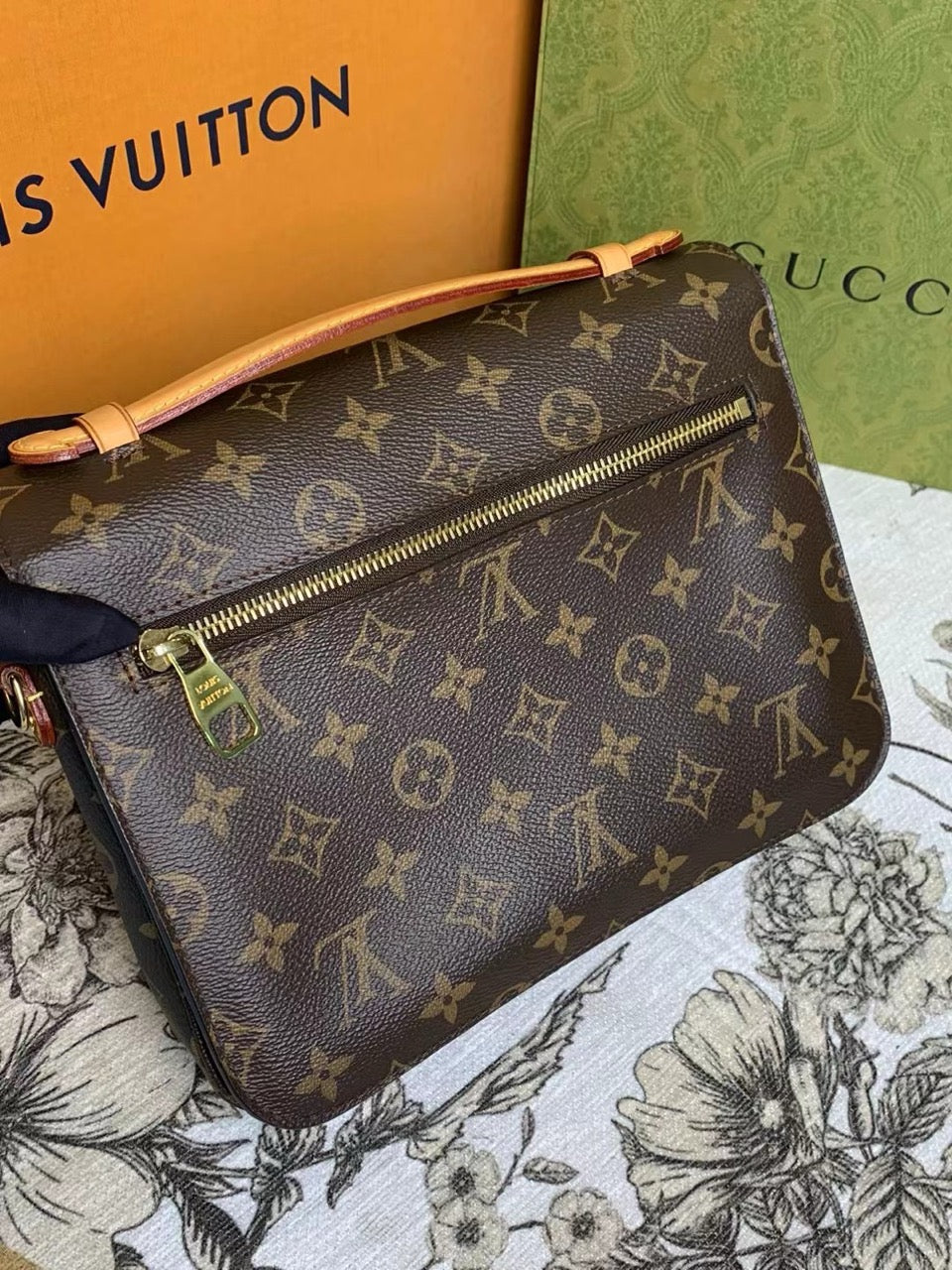 Pre-owned LV Pochette Metis Monogram Coated Canvas, 2016, Full Set