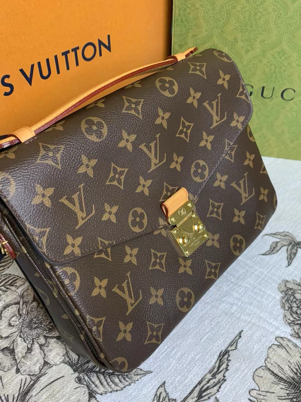 Pre-owned LV Pochette Metis Monogram Coated Canvas, 2016, Full Set