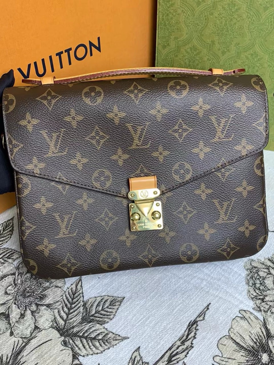 Pre-owned LV Pochette Metis Monogram Coated Canvas, 2016, Full Set