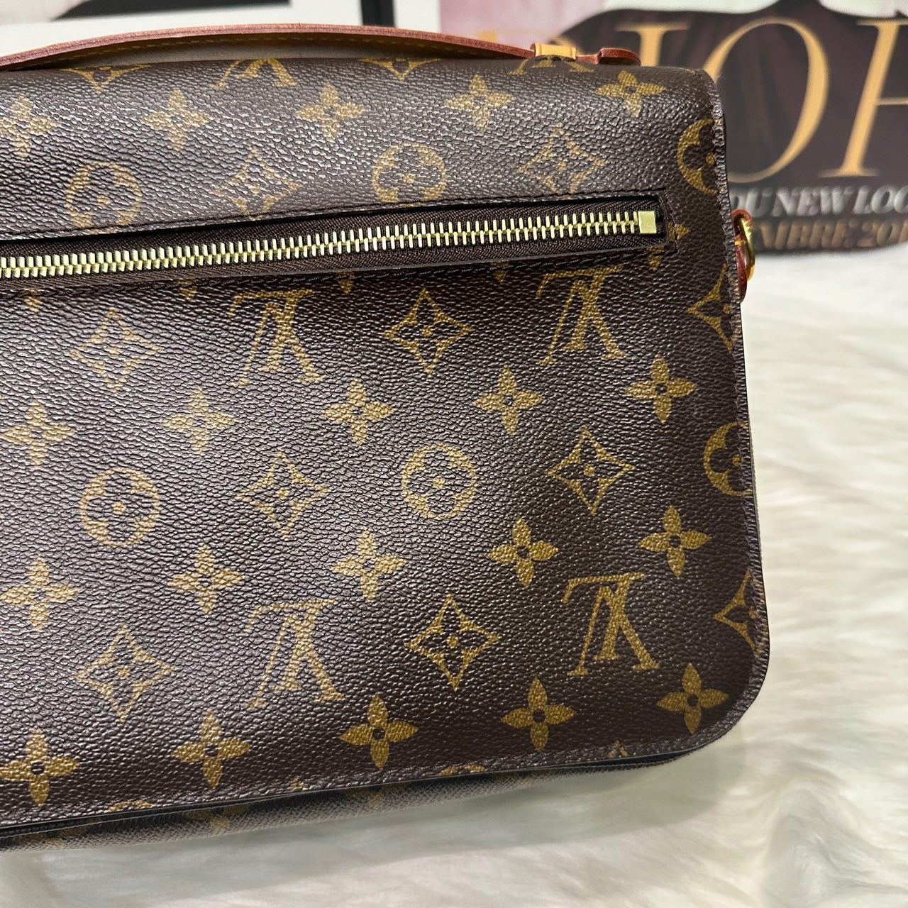 Pre-owned LV Louis Vuitton Pochette Metis Monogram, 2016, w/ dust bag, strap