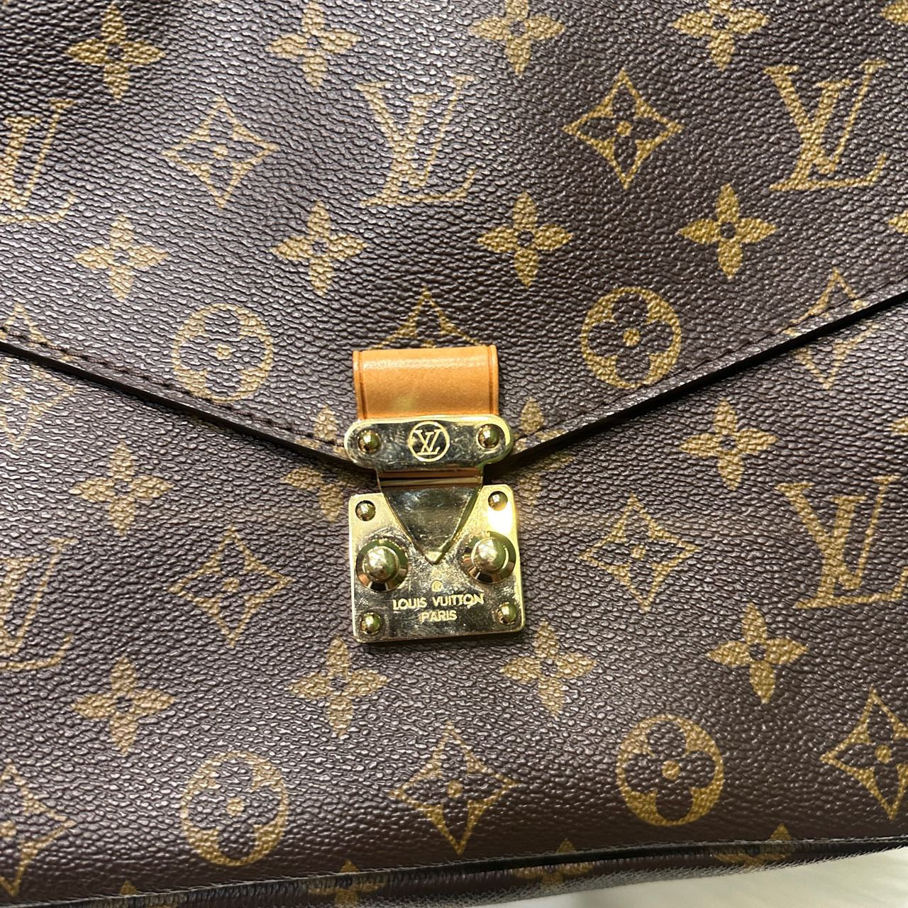 Pre-owned LV Louis Vuitton Pochette Metis Monogram, 2016, w/ dust bag, strap