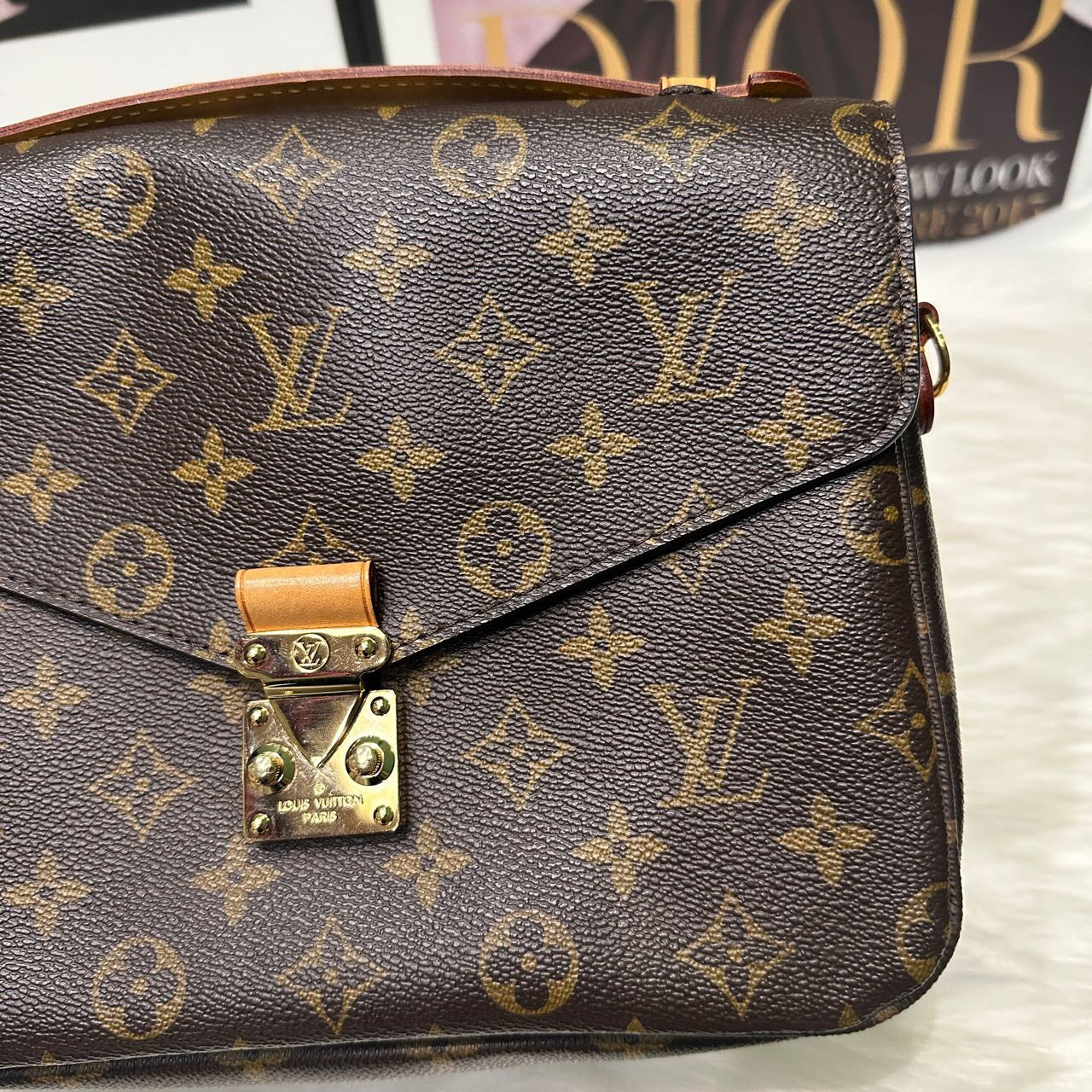 Pre-owned LV Louis Vuitton Pochette Metis Monogram, 2016, w/ dust bag, strap