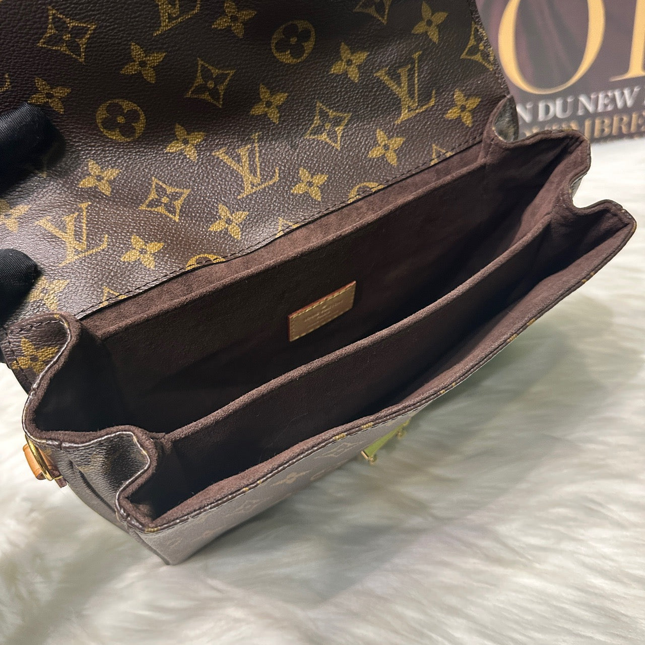 Pre-owned LV Louis Vuitton Pochette Metis Monogram, 2016, w/ dust bag, strap