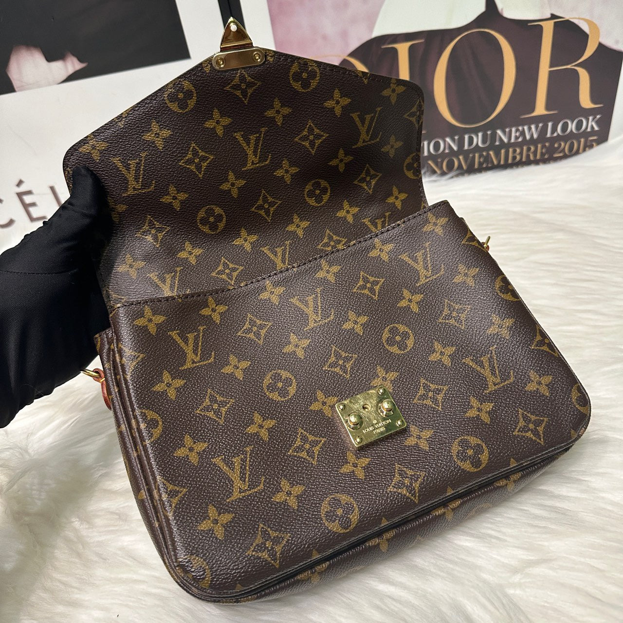 Pre-owned LV Louis Vuitton Pochette Metis Monogram, 2016, w/ dust bag, strap