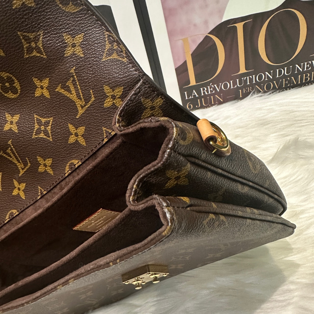 Pre-owned LV Louis Vuitton Pochette Metis Monogram, 2016, w/ dust bag, strap