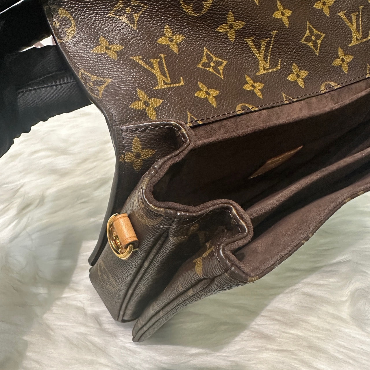 Pre-owned LV Louis Vuitton Pochette Metis Monogram, 2016, w/ dust bag, strap