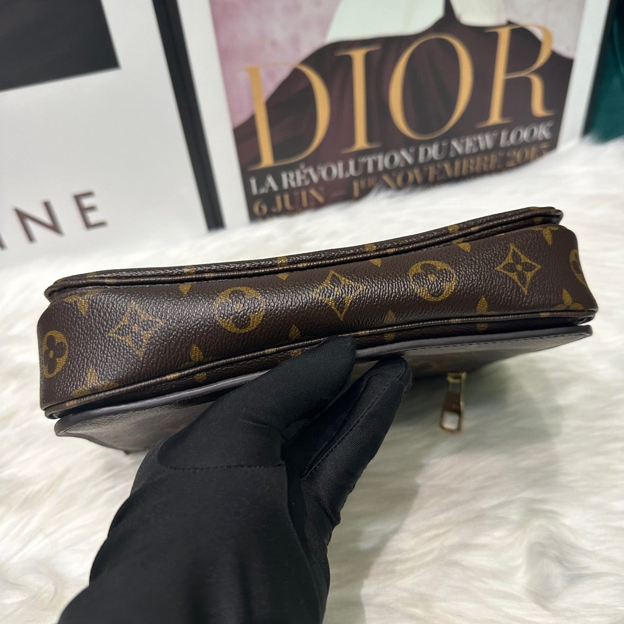 Pre-owned LV Louis Vuitton Pochette Metis Monogram, 2016, w/ dust bag, strap