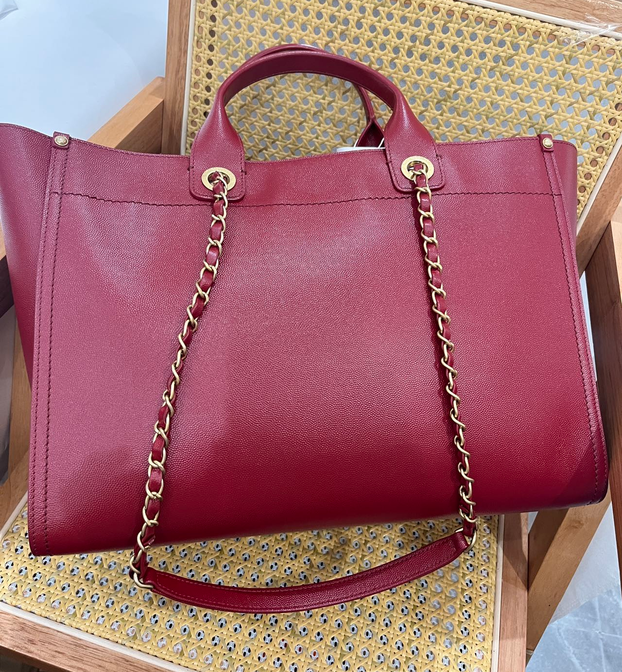 Pre-owned Certified Chanel Deauville Tote GM Burgundy Caviar Leather with Golden Hardware, 2019, w/ dust bag