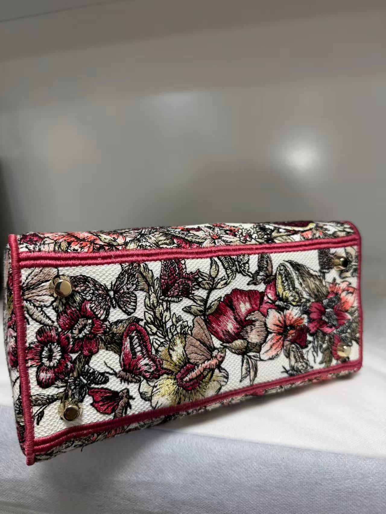 Pre-owned Certified Dior Lady D-Lite Medium Butterfly Floral Embroidered Canvas with Light Golden Hardware, 2021, w/ dust bag, strap