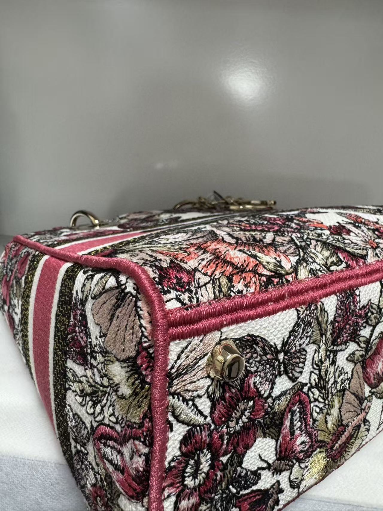 Pre-owned Certified Dior Lady D-Lite Medium Butterfly Floral Embroidered Canvas with Light Golden Hardware, 2021, w/ dust bag, strap
