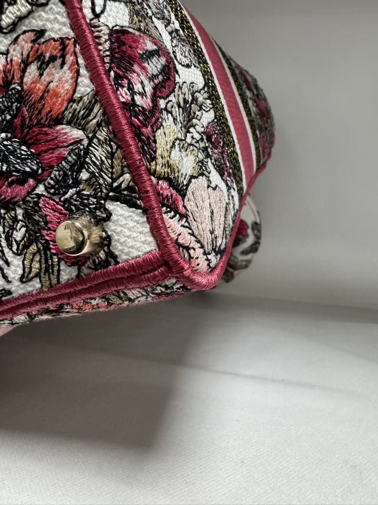 Pre-owned Certified Dior Lady D-Lite Medium Butterfly Floral Embroidered Canvas with Light Golden Hardware, 2021, w/ dust bag, strap