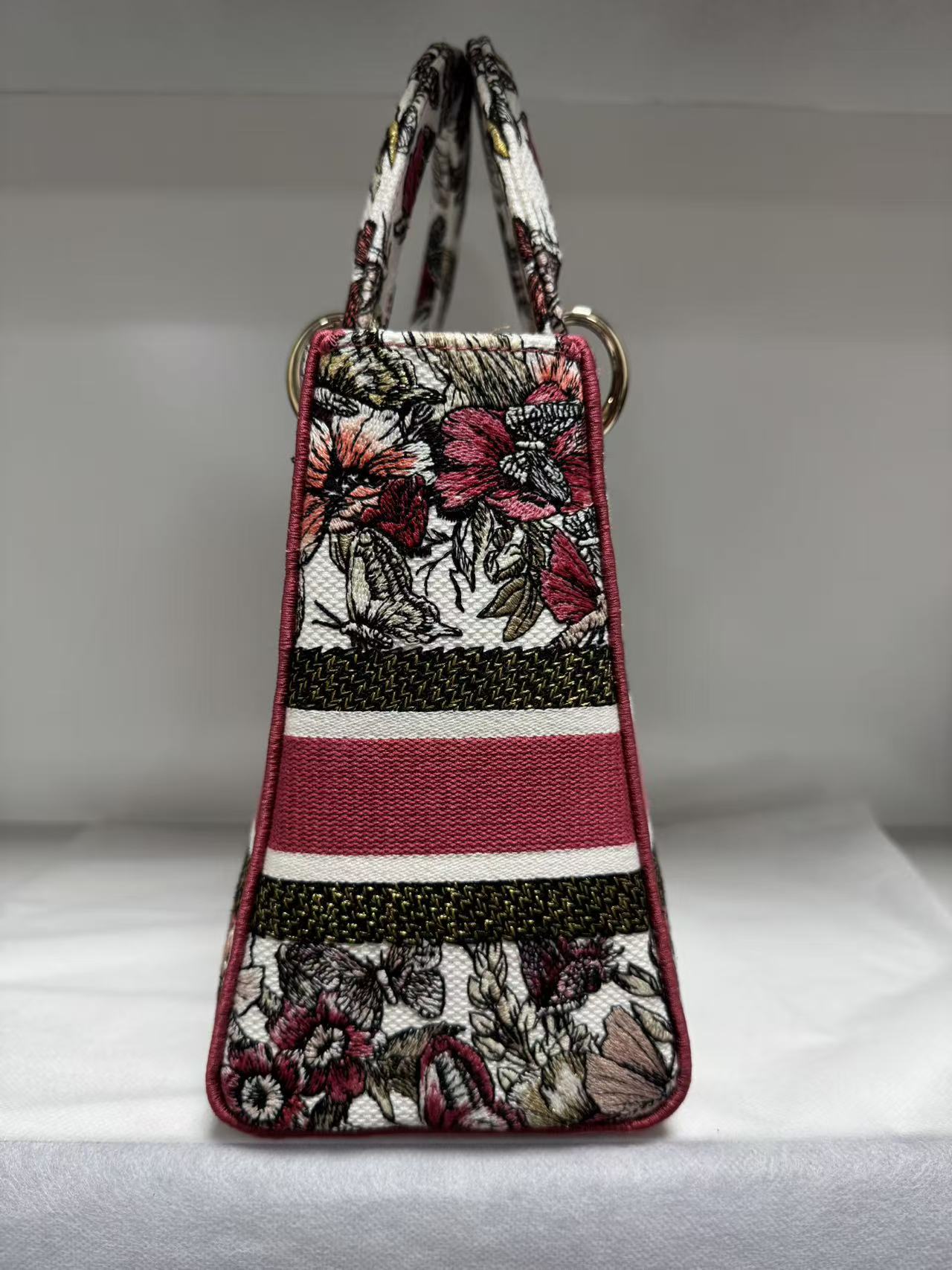 Pre-owned Certified Dior Lady D-Lite Medium Butterfly Floral Embroidered Canvas with Light Golden Hardware, 2021, w/ dust bag, strap