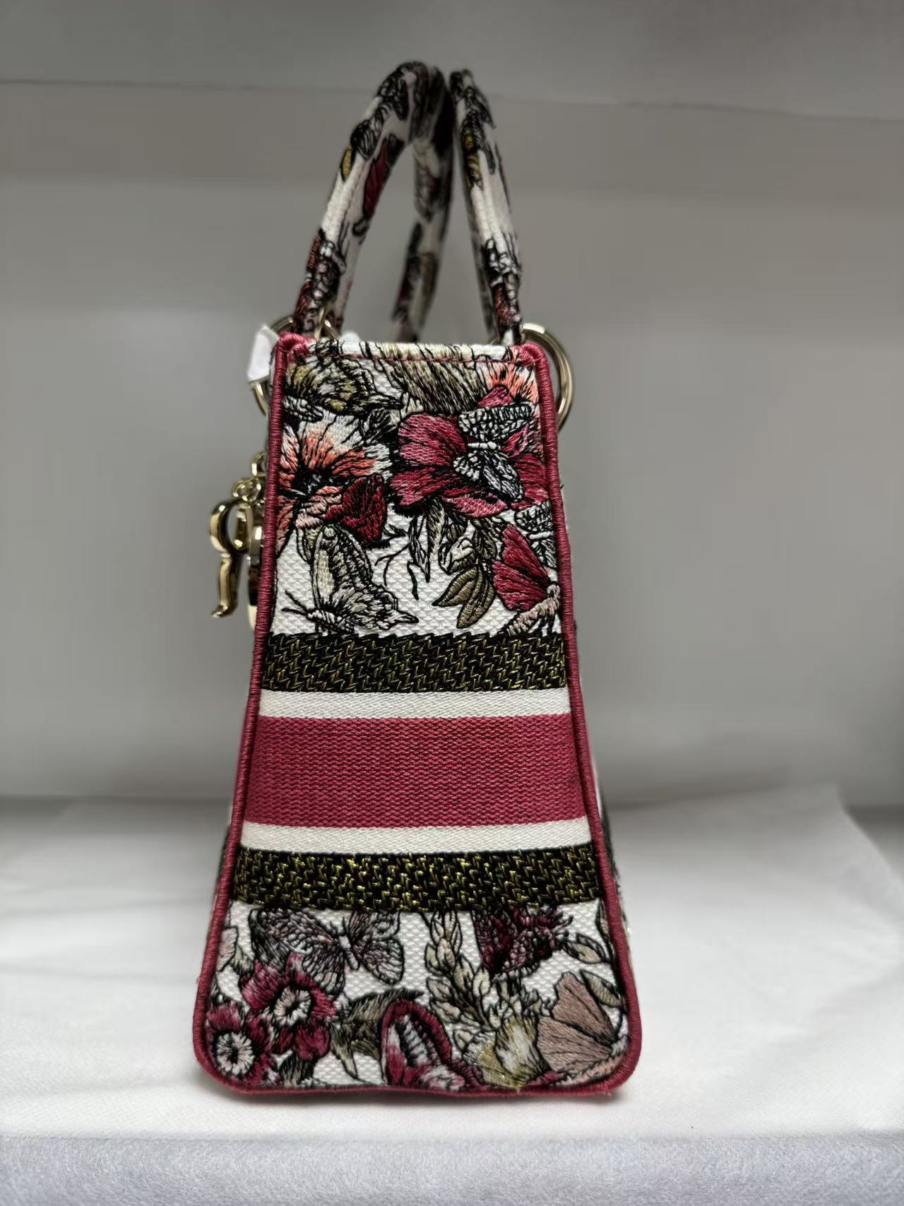 Pre-owned Certified Dior Lady D-Lite Medium Butterfly Floral Embroidered Canvas with Light Golden Hardware, 2021, w/ dust bag, strap