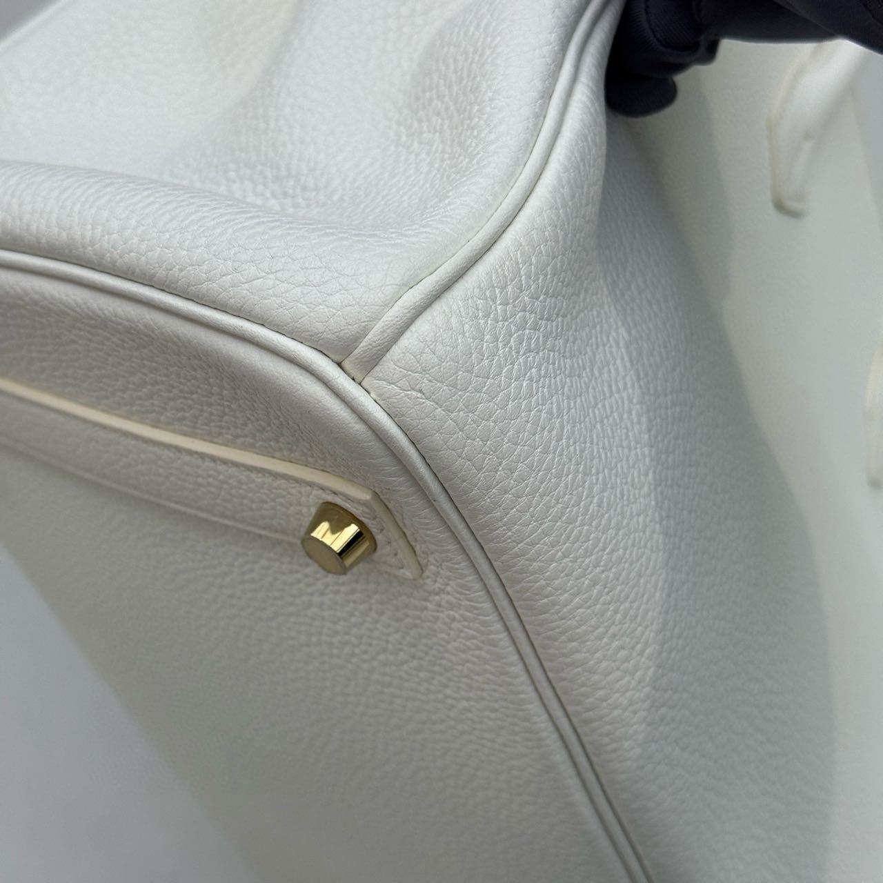 Pre-owned Certified Hermes Birkin 35 in Blanc Togo Leather with Golden Hardware, 2011, w/ lock & key, dust bag