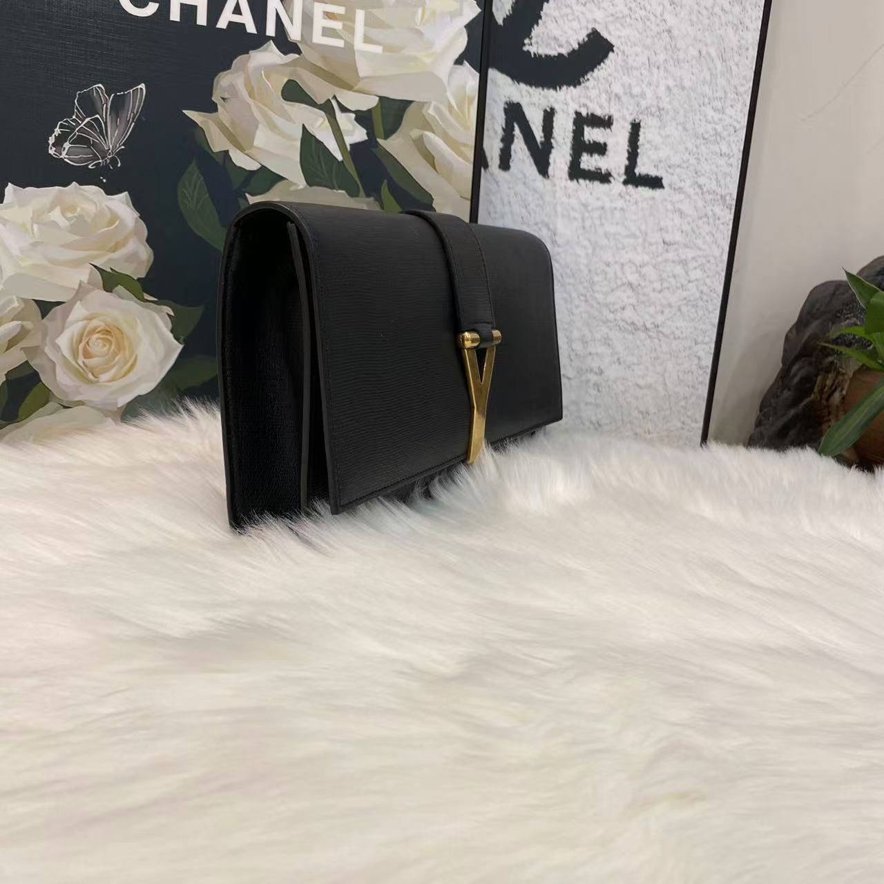 Pre-owned Certified YSL Saint Laurent Clutch in Black Calfskin with Golden Hardware, w/ dust bag