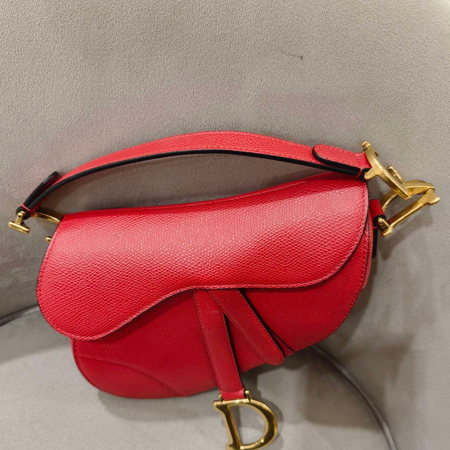 Pre-owned Dior Saddle Small in Red Grained Calfskin with Golden Hardware, Full Set with Dior long strap