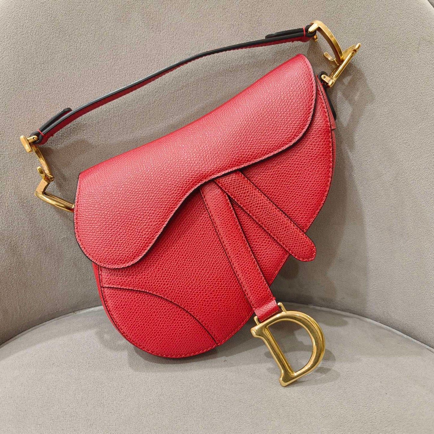 Pre-owned Dior Saddle Small in Red Grained Calfskin with Golden Hardware, Full Set with Dior long strap