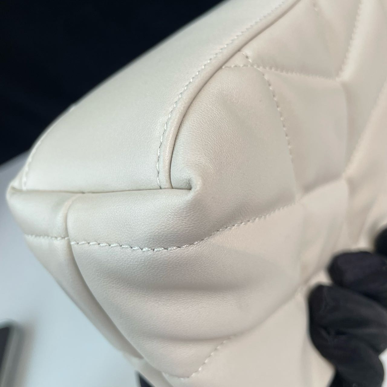 Pre-owned Certified YSL Saint Laurent Toy Puffer in White Lambskin with Golden Hardware, 2024, w/ dust bag