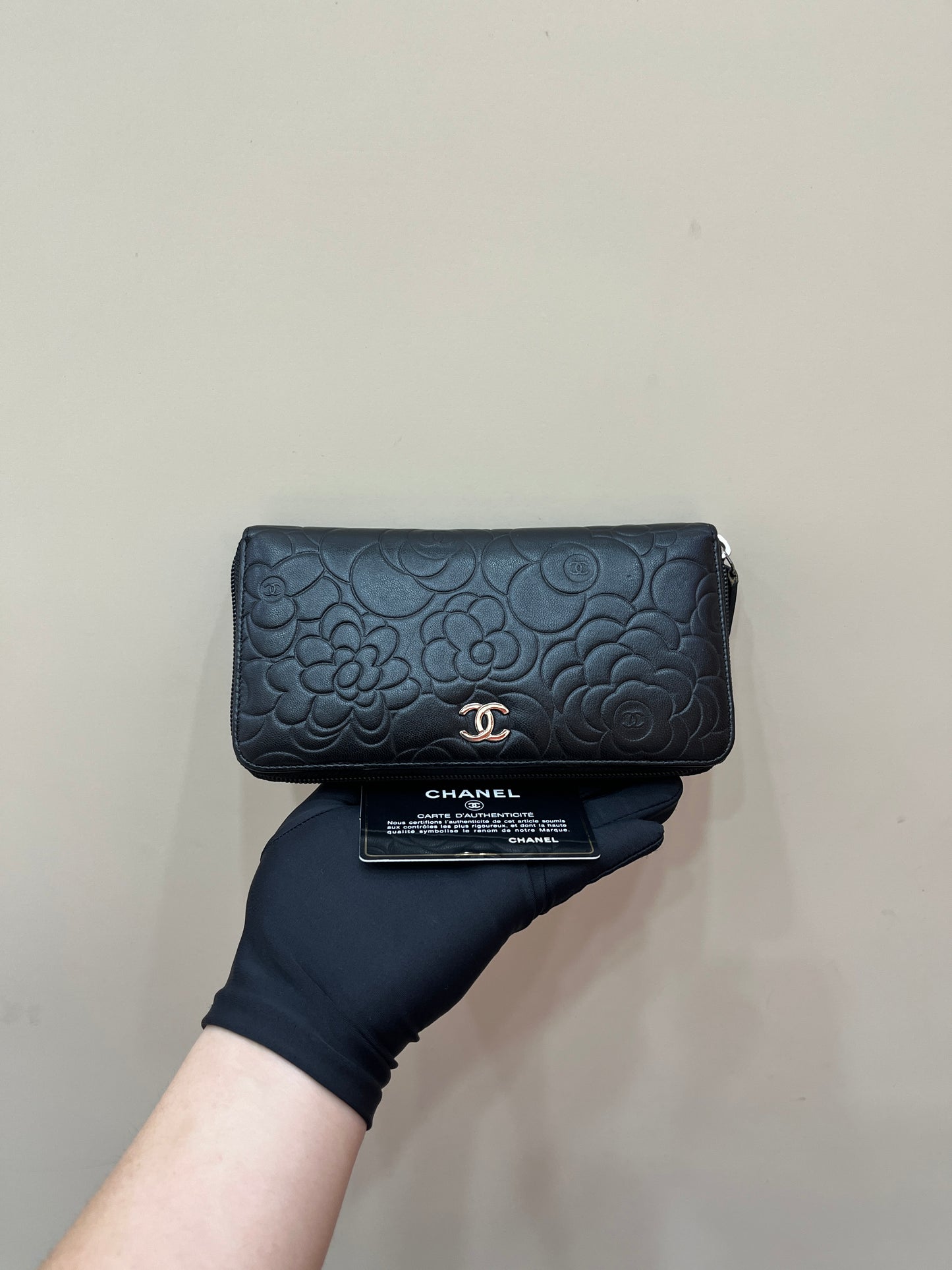 New Gems | Pre-owned Chanel Camellia Zip around Wallet Black w/ Silver interior