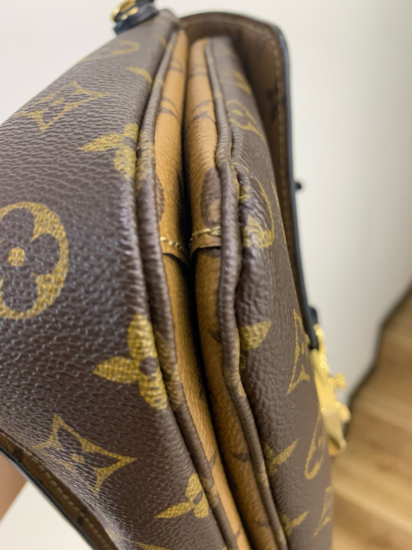 Pre-owned LV Louis Vuitton Pochette Metis Monogram Reverse